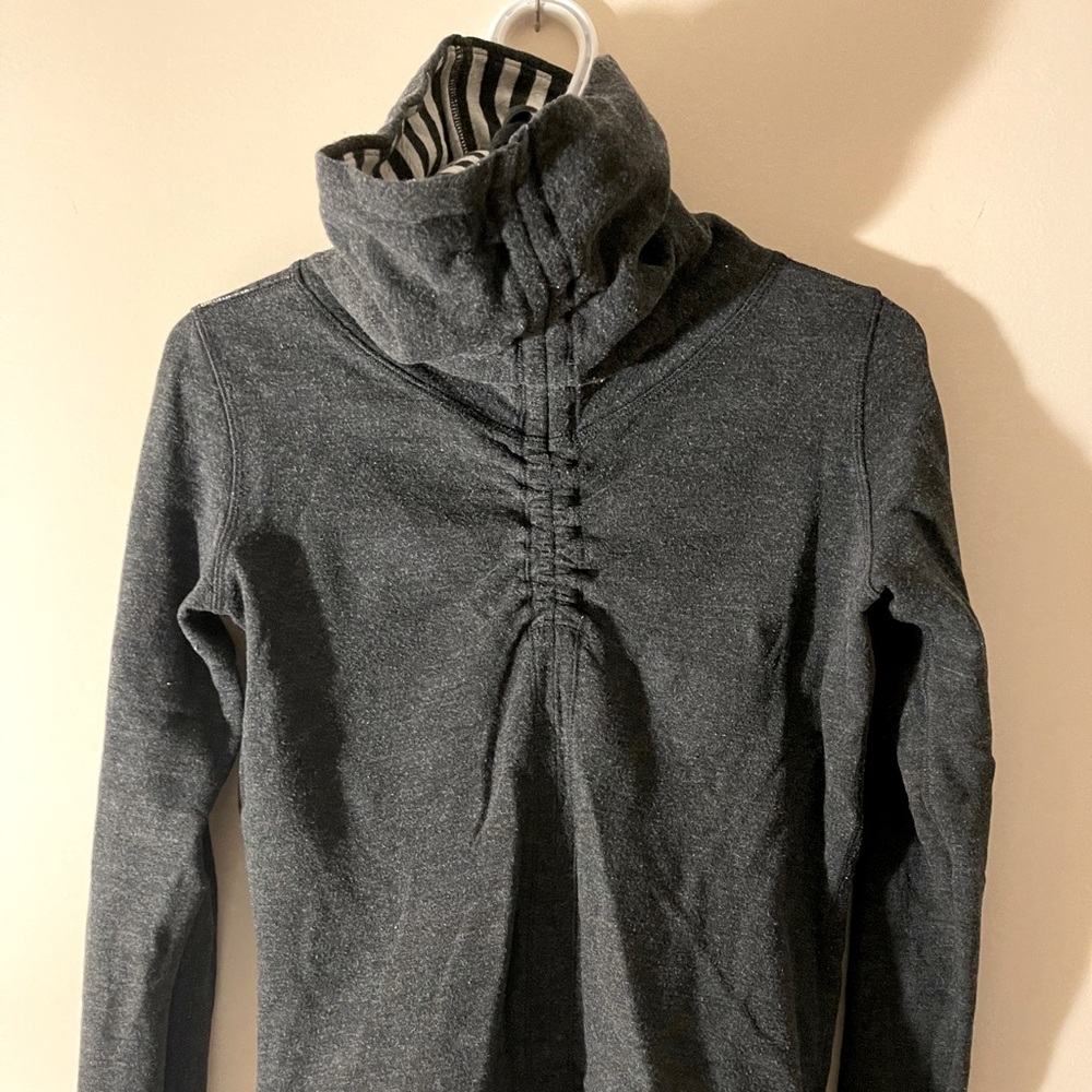 Grey reversible top lululemon